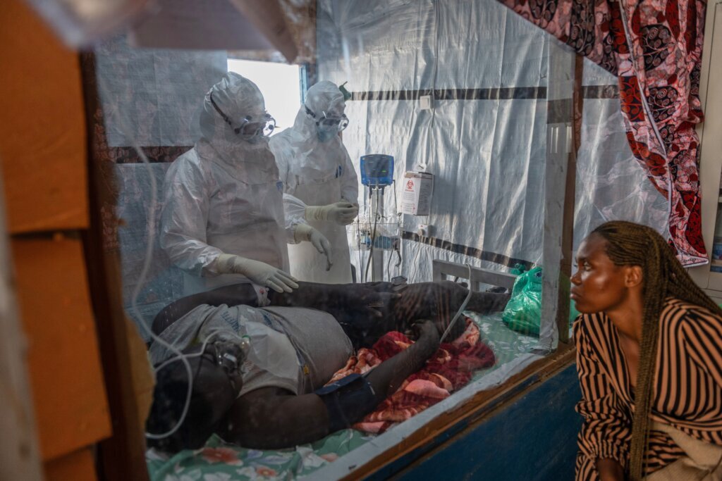 Ebola death toll in Congo rises to at least 930, including dozens of health workers