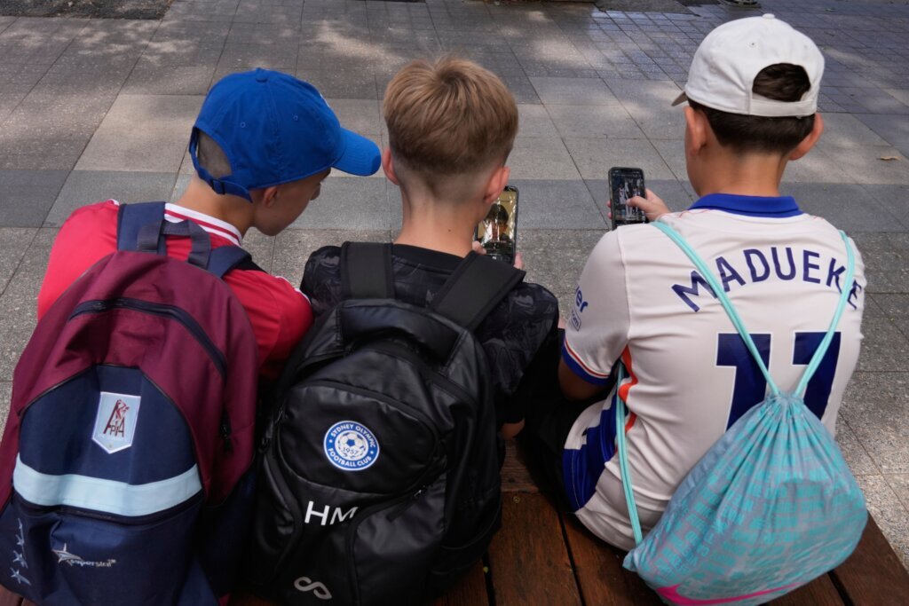 French lawmakers approve a sweeping social media ban for children under 15