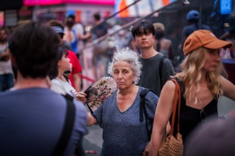 How to stay cool in a heat wave even without air conditioning