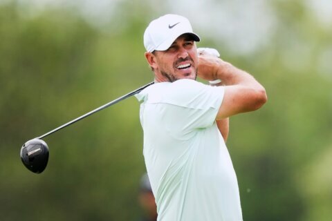 Brooks Koepka goes on late birdie run and shares Canadian Open lead with 5 players