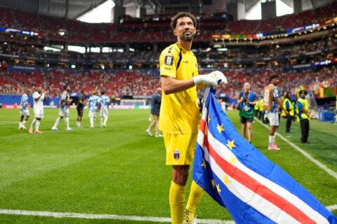Cape Verde’s Vozinha becomes an Instagram sensation thanks to his saves and a streamer’s push