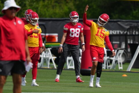 Chiefs lock in Patrick Mahomes through 2033 with a $504.75M reworked deal, AP source says
