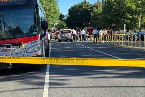 DC police fatally shoot suspect on Metrobus moments after he allegedly killed woman
