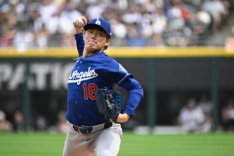Dodgers’ Yamamoto has a perfect game through 7 innings against the White Sox