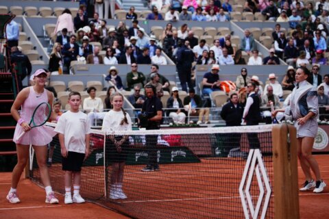 No handshake and no photo as Andreeva of Russia beats Kostyuk of Ukraine to reach French Open final
