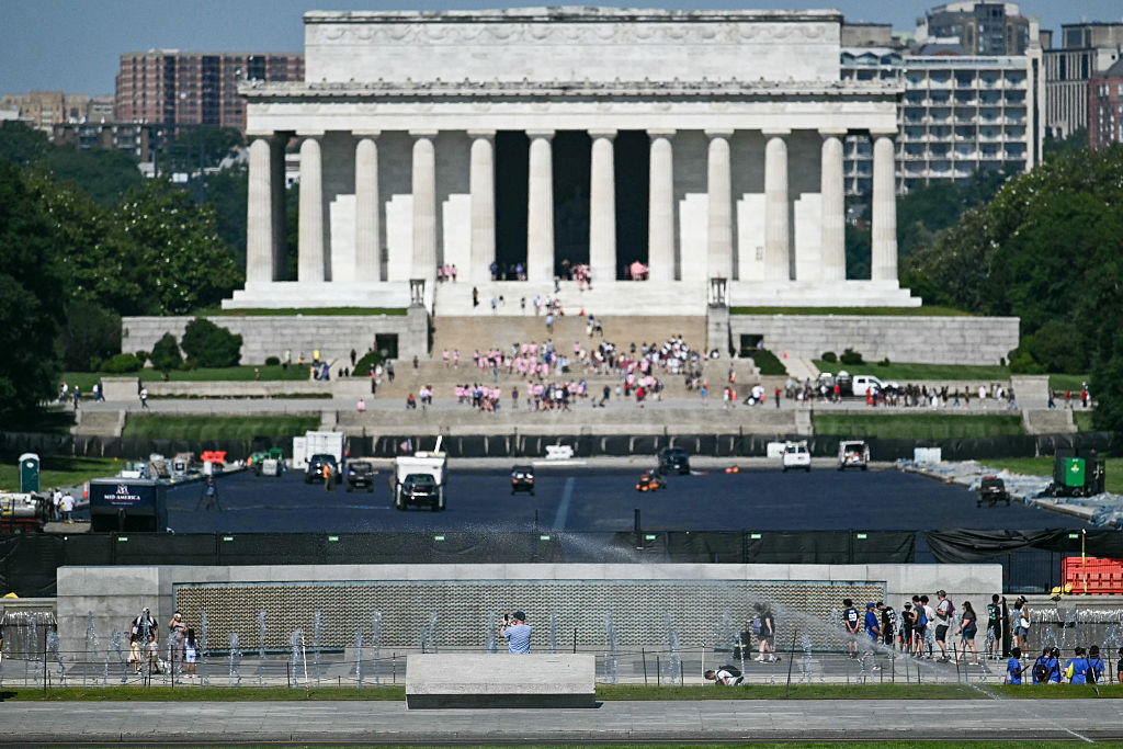 Contractors continue work on the Reflecting Pool