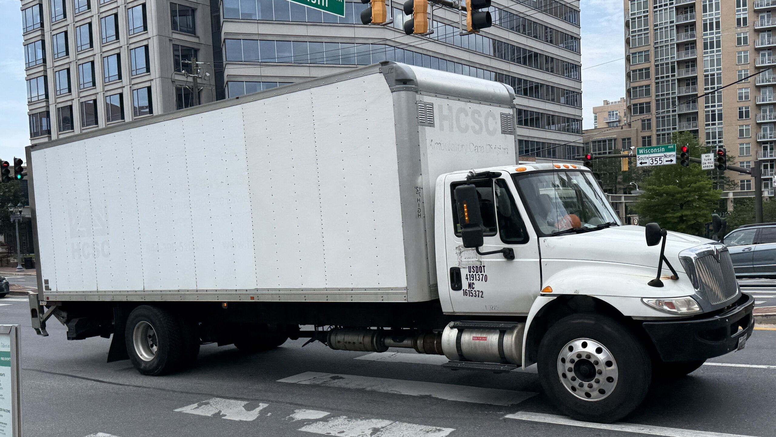 Push to make work trucks, cargo vans as safe as personal vehicles