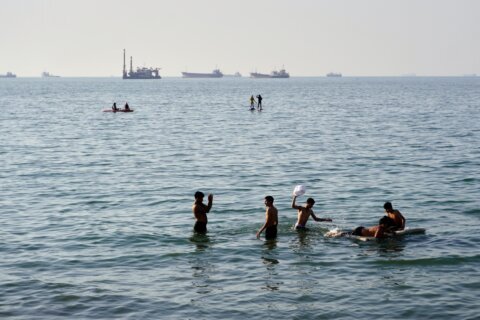 US and Iran are close to a deal to end their war, officials say