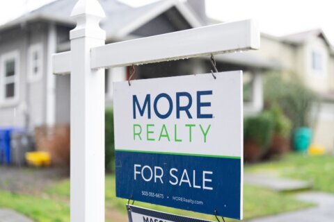 Average US long-term mortgage rate rises to 6.52%, just below its high for the year