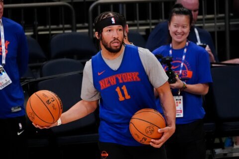 Victor Wembanyama carries Spurs to 115-111 win that cuts Knicks’ NBA Finals lead to 2-1