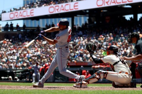 Colt Emerson homers as Mariners beat Nationals 10-2 after long rain delay