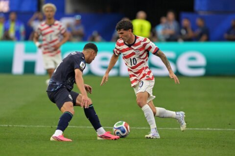 Christian Pulisic still training separately, increasing concern for the US at the World Cup