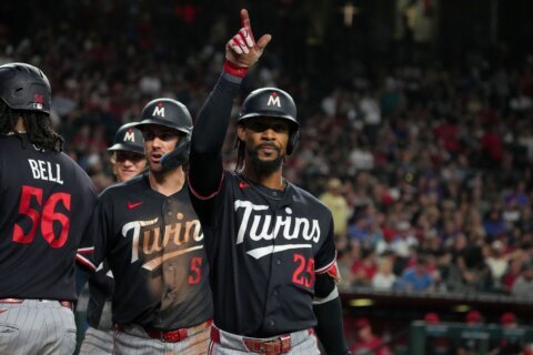 Buxton hits grand slam in Twins’ 10-run 5th inning against Diamondbacks