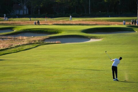 Wyndham Clark turning the US Open into a runaway. Scheffler still has hope for a slam