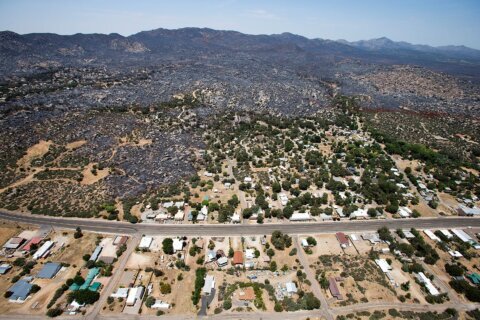 Echoes of deadly Arizona wildfire with 3 firefighters killed in Colorado-Utah blaze