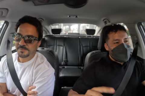 Luis Fonsi se reencuentra con taxista mexicano, ¡y hasta cantaron juntos!