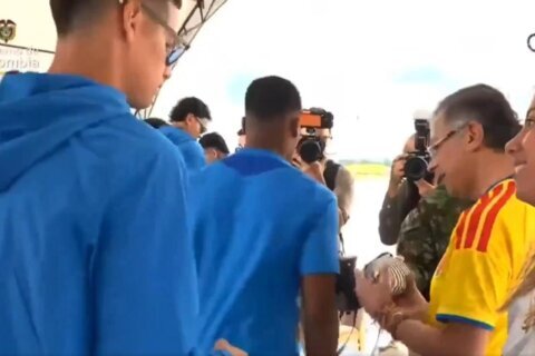 Polémica en Colombia porque supuestamente James Rodríguez negó una foto a la hija de Petro
