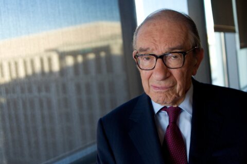 Alan Greenspan, economista y antiguo presidente de la Reserva Federal, fallece a los 100 años