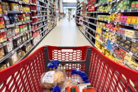 Aumentan ventas minoristas en EEUU, una señal de la resiliencia del consumidor