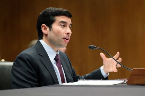 Frenarlo o afrontar sanciones: EEUU lanza advertencia a estados ante fraude de desempleo