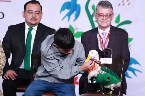 El pato que conquistó a México en el Mundial ahora está en el centro de una controversia