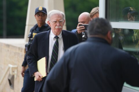 Exasesor de seguridad de Trump se declara culpable de retener ilegalmente información clasificada