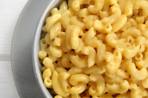 Retiran más de 50,000 paquetes de macarrones con queso de la marca Park St. Deli