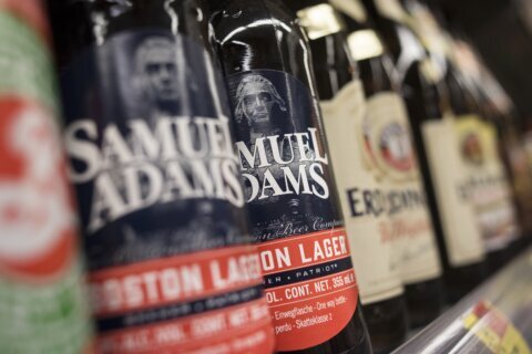 Los fans escoceses ponen a prueba las reservas de cerveza en Boston durante el Mundial