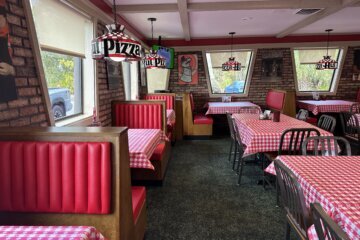 Inside of a puzza hut