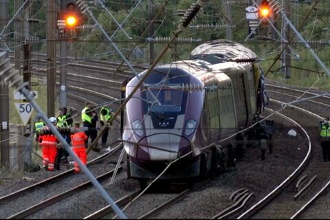 Una persona muere y 89 resultan heridas por choque de dos trenes al norte de Londres