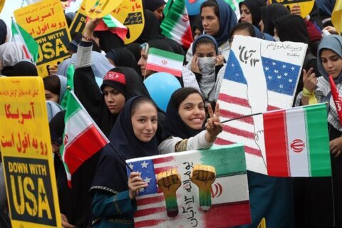 EEUU e Irán tienen reuniones separadas en Catar: acuerdan continuar conversaciones