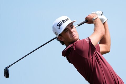 Koivun moves 3 strokes up at the 3M Open with a 3rd-round 61 and tournament-record back 9