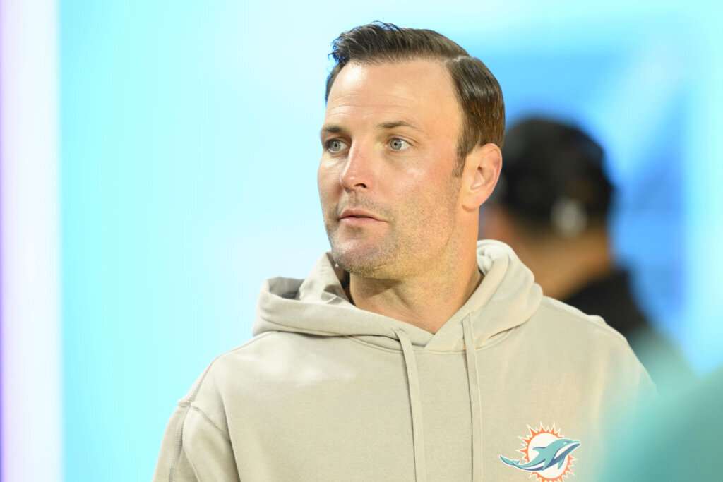 Wes Welker to coach tight ends for the Commanders after Steele’s exit just before the start of camp