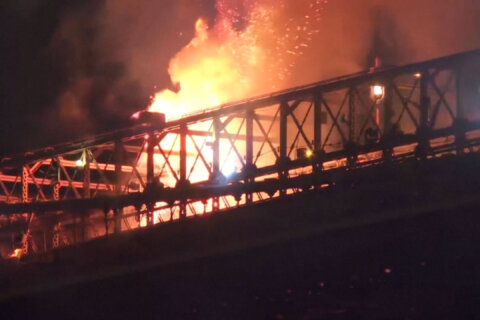 Fire breaks out on Brooklyn Bridge during New York’s fireworks show