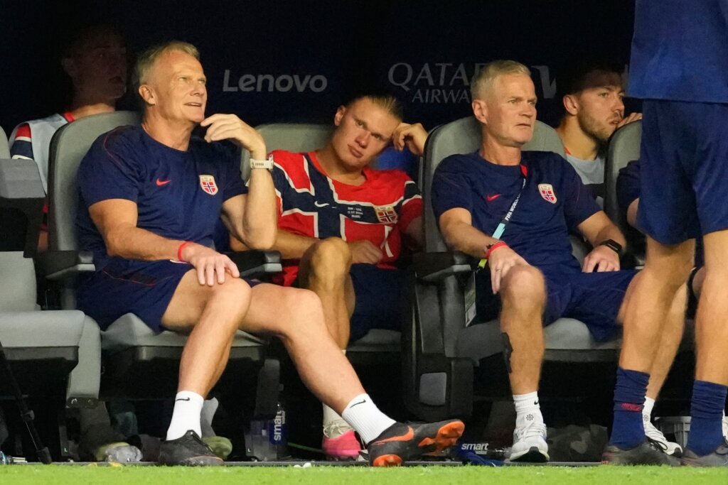 Erling Haaland neutralized by England and subbed off late as Norway’s World Cup run ends