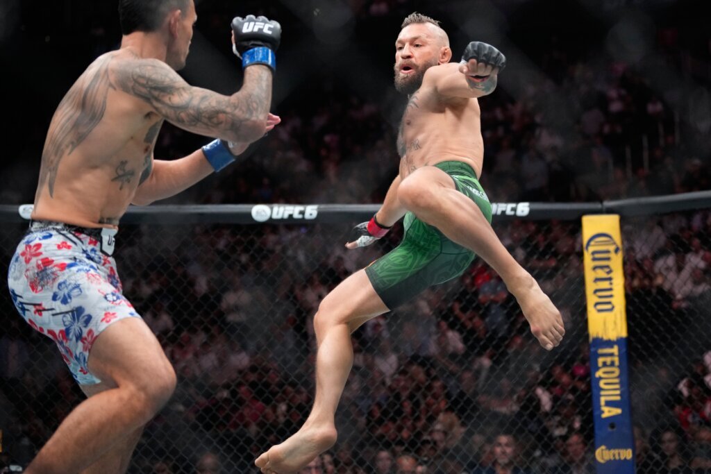 McGregor’s manager says fighter had no knee injury prior to short bout with Max Holloway