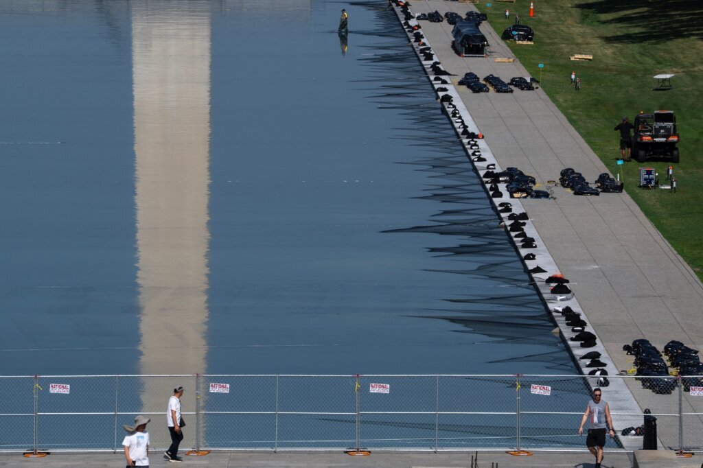 Trump’s administration won’t seek new bids to repair the Lincoln Memorial Reflecting Pool