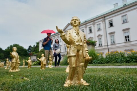 A horde of golden mini-Mozarts marks 270 years since the composer’s birth in Salzburg