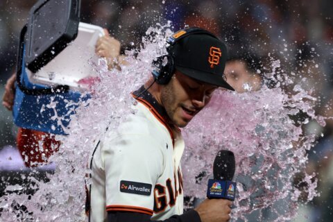 McCray’s 2-run homer leads the Giants to a 3-0 win over the Brewers