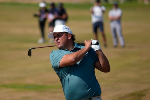 Argentine golfer at British Open makes ear-cup gesture to mimic Enzo’s World Cup goal celebration