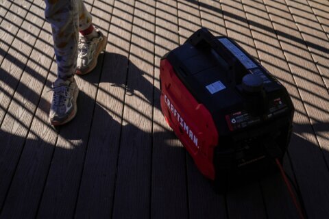 Battery bank or generator? How to choose the best backup power for your home during an outage