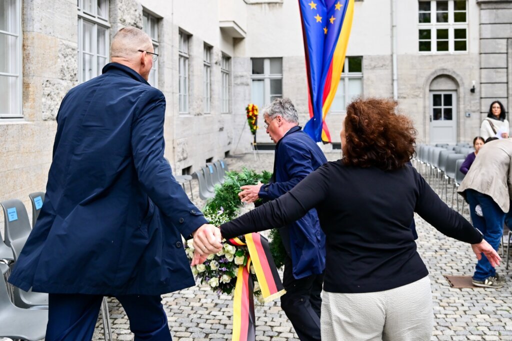 Descendant of Nazi opponent tries to remove far-right party’s wreath at Hitler plot memorial event