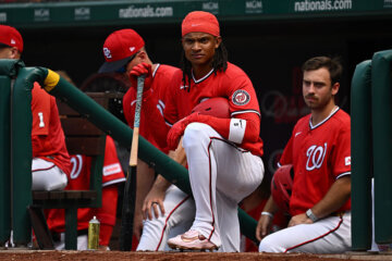 CJ Abrams (5) of the Washington Nationals waits to bat