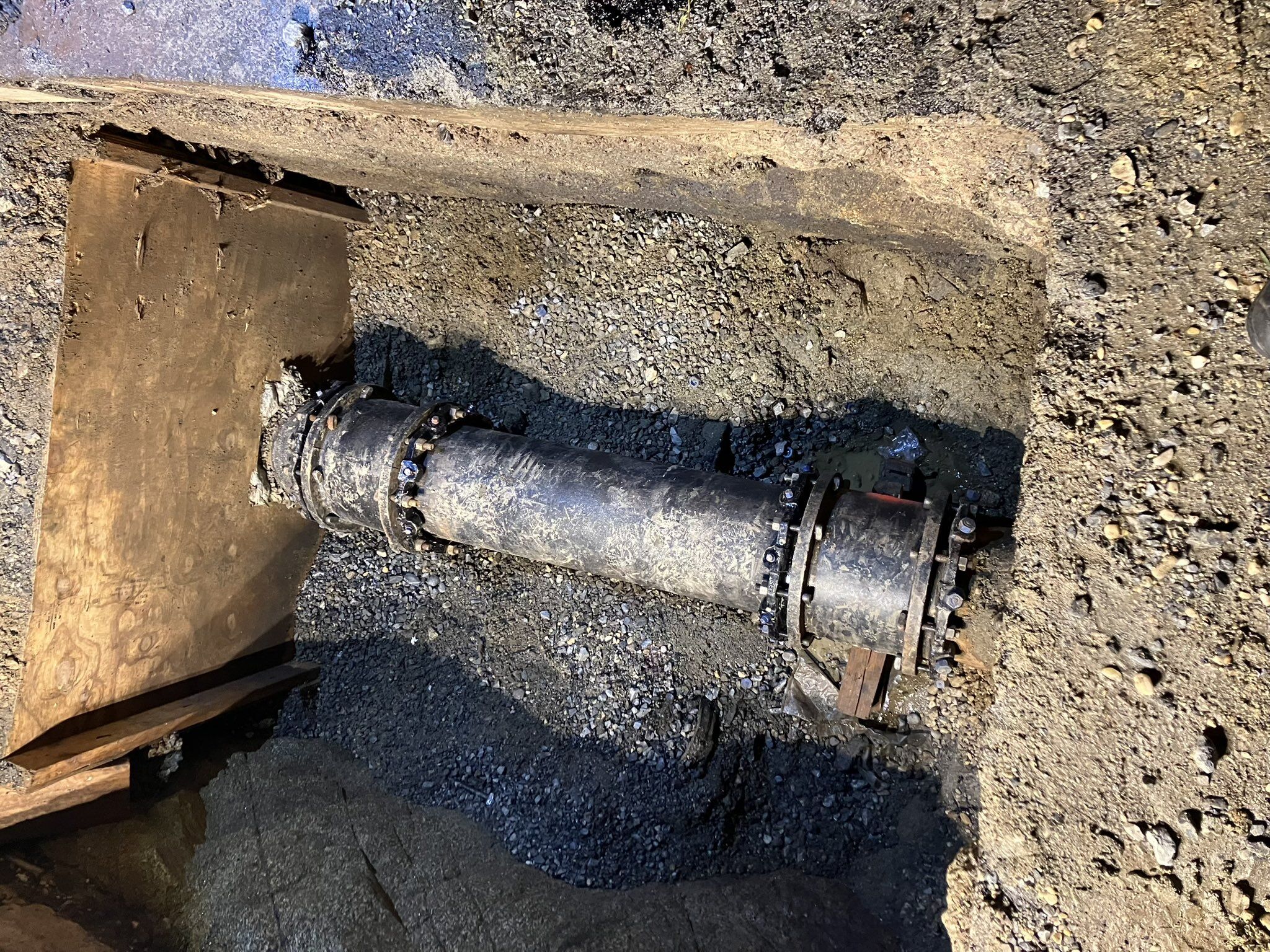 Delays plague Red Line after water floods control room