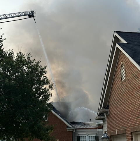 2 firefighters injured in fire at Howard Co. townhouses