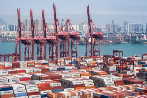 US restores preferential trade privileges for Hong Kong, drawing thanks from China
