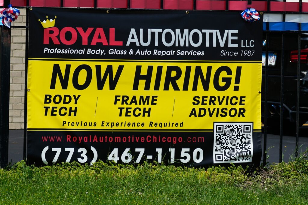 U.S. filings for unemployment aid fall to 187,000 last week, fewest in decades