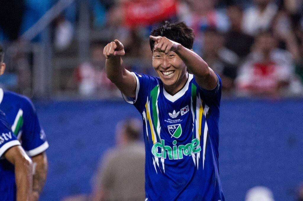 Son heung-min scores 2 as mls all-stars post 4-3 win over liga mx all-stars 2026 - юстиция Other sports news son heung-min scores 2 as mls all-stars post 4-3 win over liga mx all-stars 2026 mls all star soccer 12343 other sports news charlotte, n. C. (ap) — it was a night worthy of a picture or two for son heung-min. Son scored two goals in a... Iustitia. Bg son heung-min scores 2 as mls all-stars post 4-3 win over liga mx all-stars 2026 2026-07-30 03:50:01 юстиция other sports news