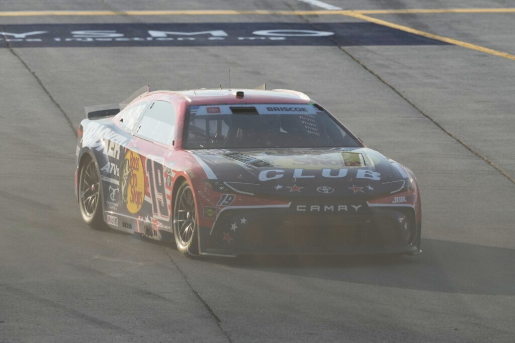 Briscoe holds off Bell in NASCAR’s return to Chicagoland Speedway
