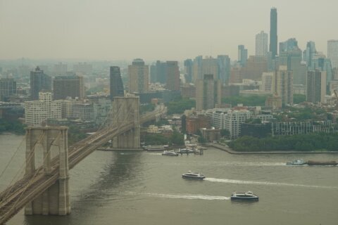Canadian wildfire smoke turns air hazardous in the US Midwest. Officials say stay inside